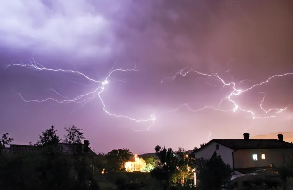 Ponoči največ bliskanja in grmenja v leto&scaron;njem letu doslej