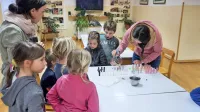 V šoli se veliko dogaja - utrip iz lanske  ustvarjalne delavnice. 