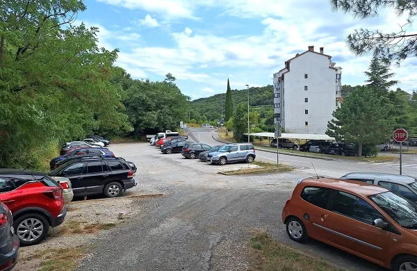 V Ankaranu &scaron;e eno brezplačno parkiri&scaron;če manj