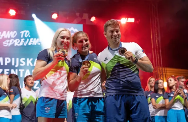 Slovenski pari&scaron;ki olimpijski junaki v domovini