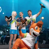 Slovenski pari&scaron;ki olimpijski junaki v domovini