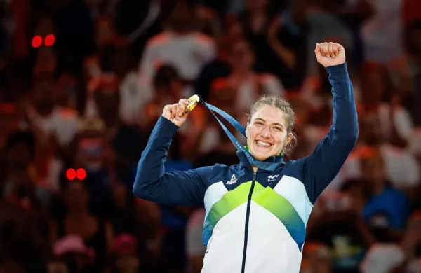 Andreja Leški je v Parizu osvojila prvo (zlato) medaljo za Slovenijo.  