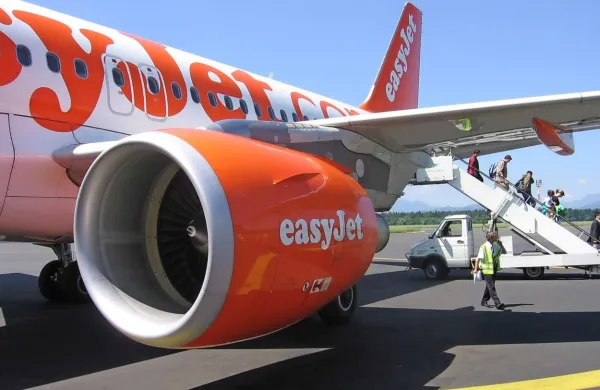 Britanski nizkocenovni letalski prevoznik Easyjet je zaradi načrtovane tridnevne stavke portugalskega kabinskega osebja med 
četrtkom in soboto odpovedal več kot 200 poletov iz te države.