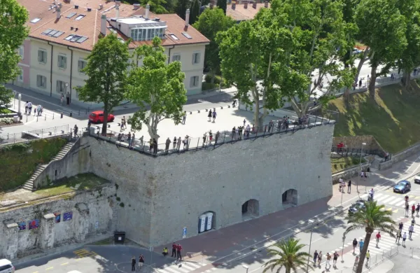 Bastion v Kopru velja za edinstveno ohranjeno utrdbo koprskega 
obzidja.