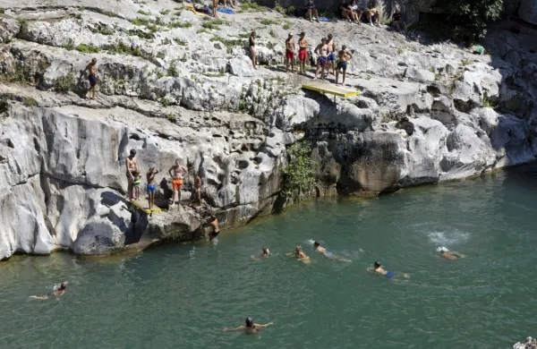 V nedeljo  bo nevihtna aktivnost marsikje  poskrbela za nekaj 
osvežitve.
