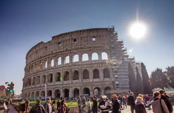 Kolosej je ena glavnih italijanskih turističnih zanimivosti.