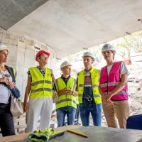 Prenova železni&scaron;ke postaje poteka po načrtih, povezava med postajama obeh Goric &scaron;e ni zagotovljena (FOTO)