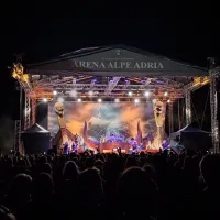Na odru sta se znašli celo dve gigantski vikinški ladji. 