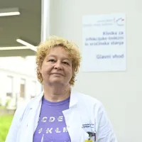  Nova centralnoafriška različica virusa opičjih koz povzroča težji potek bolezni z višjo umrljivostjo kot 
zahodnoafriška različica, ki se je pojavila leta 2022, je povedala infektologinja Mateja Logar.
