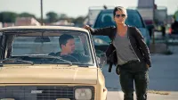 Glavna igralca Mark Wahlberg in Halle Berry se v Piran kakopak 
pripeljeta s stoenko.