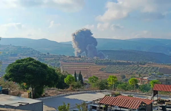 Hezbolah izstrelil več kot 320 raket na Izrael