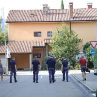 Sodelovanje prebivalcev in usklajeno delovanje služb na obeh straneh meje ključno, da so letalsko bombo uspe&scaron;no in hitro onesposobili