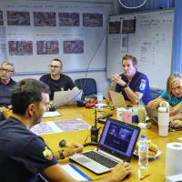 Sodelovanje prebivalcev in usklajeno delovanje služb na obeh straneh meje ključno, da so letalsko bombo uspe&scaron;no in hitro onesposobili