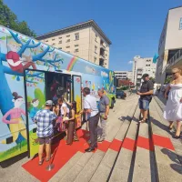 Gori&scaron;ka knjižnica je na pot pospremila nov bibliobus (FOTO)