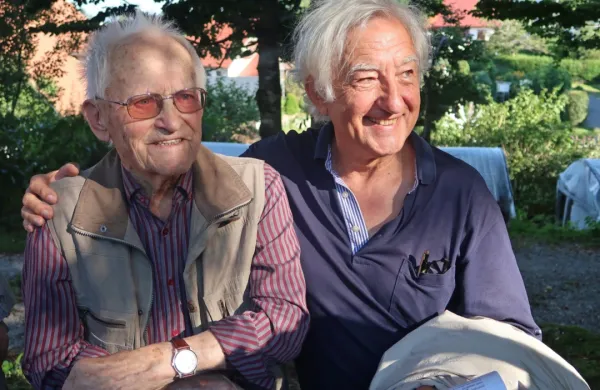 Ivan Bevk - 104-letni udeleženec prenosa ranjencev in novinar dr. 
Uroš Lipušček, glasno pozdravljena govornika na osrednjem 
spominskem slavju.