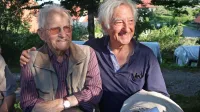 Ivan Bevk - 104-letni udeleženec prenosa ranjencev in novinar dr. 
Uroš Lipušček, glasno pozdravljena govornika na osrednjem 
spominskem slavju.