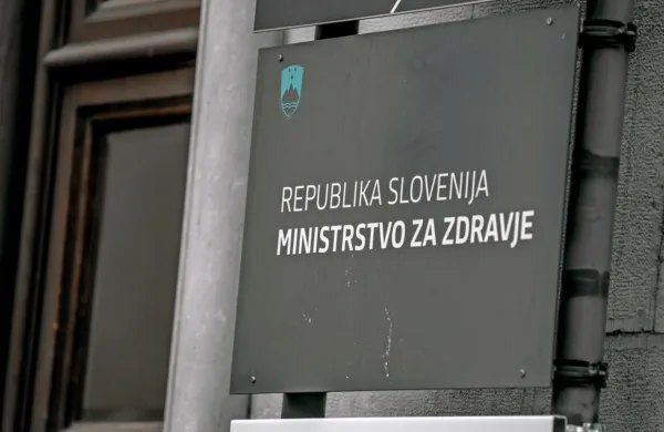Po spletu krožijo lažna obvestila o izbruhu nove bolezni
