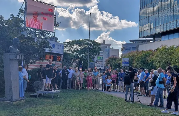 V Novi Gorici so odkrili doprsni kip prvega slovenskega letalca 
Edvarda Rusjana. Foto: Alenka Tratnik