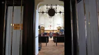 Sodniške plače niso neustavne šele od mandata aktualne vlade, je 
pa aktualna vlada še ena v vrsti, ki jih (še) ni uredila.