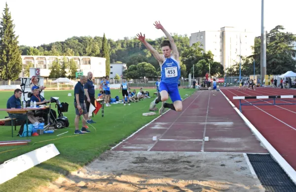 Filip Bizjak (Gorica) je slavil v troskoku.