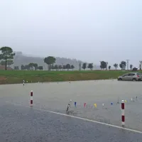 Parkirišče za koprsko tržnico je poplavljeno