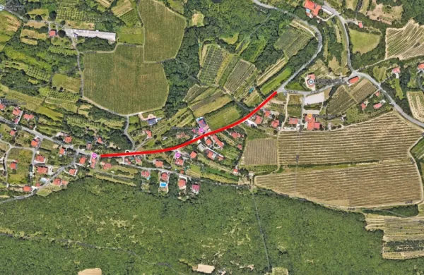 Popolna zapora ceste v Božičih