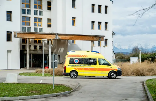 

Ranjenim otrokom iz Gaze bodo omogočili intenzivno zdravljenje, 
vključno z operacijami, rehabilitacijo, protezami in drugimi medicinskimi pripomočki v URI Soča in  drugih zdravstvenih ustanovah v Sloveniji.
