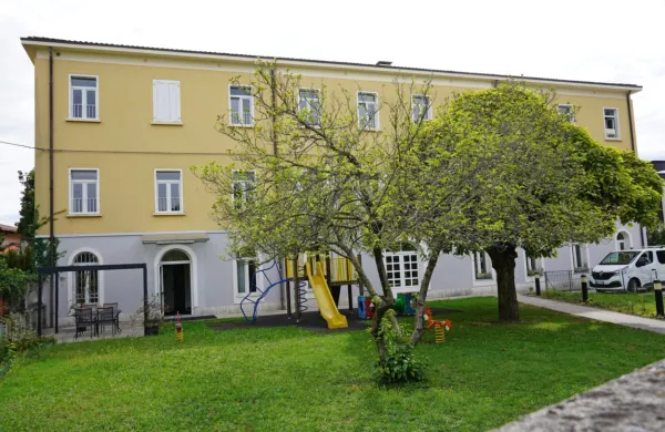 V Dijaškem domu Gorica in v Mladinskem domu skušajo  tudi sami 
rešiti težave s prevozi. 