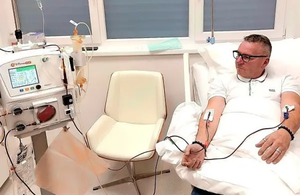 Decembra lani so na kliniki Future cells uradno oznanili, da so kot 
“prvo zasebno podjetje” začeli ponujati storitev terapevtskih 
aferez. Toda za kliniko dejansko stoji podjetje, ki nima zaposlenih. 
Na fotografiji njen solastnik Zvonko Štefanič.