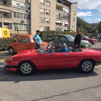 Stanovalci novogori&scaron;kega doma upokojencev vsako leto nestrpno pričakujejo vožnjo s starodobnikom