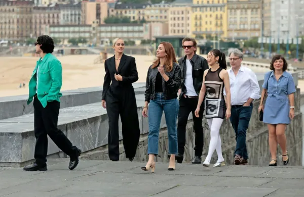 Petkova predstavitev filma  Emmanuelle na filmskem festivalu v 
San Sebastianu.