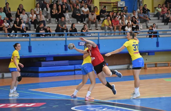 Ajdovska reprezentantka Nena Černigoj je koprsko mrežo zadela  
osemkrat.