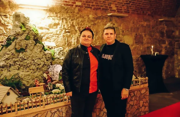 Martina Ip&scaron;a z ženo zapu&scaron;ča Slovenijo