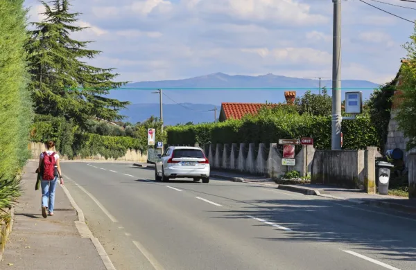 Odkar so prejšnji ponedeljek vključili radar, so  poštarji raznosili že 
1070 kazni za prekoračeno hitrost.