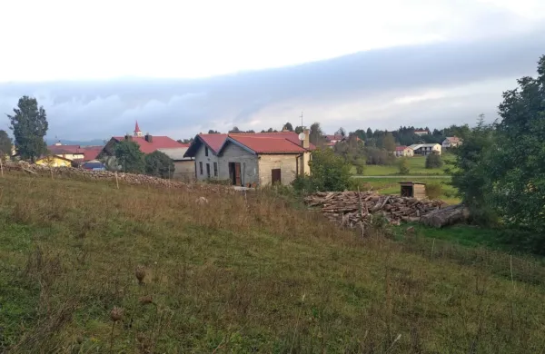 Šibek potresni sunek je stresel  Knežak, čutili  so ga tudi posamezni 
prebivalci občin Pivka in Ilirska Bistrica. 