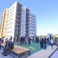 Odprli tretji blok s 75 stanovanji, župan napovedal &scaron;e 46 novih najemnih stanovanj nad Dolinsko cesto (FOTO)