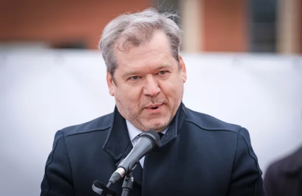 Minister za visoko šolstvo, znanost in inovacije Igor Papič je v 
poslanici pred  začetkom  študijskega leta študentom in zaposlenim na visokošolskih zavodih zaželel uspešno študijsko leto.
