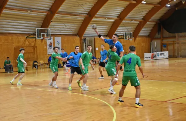 Domen Pelicon (z žogo) je za Novogoričane v primorskem 
obračunu druge lige dosegel tri gole proti Ankaranu.