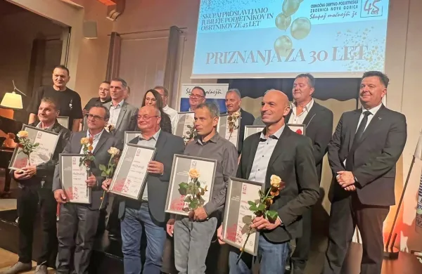 Nekateri izmed 83 obrtnikov in podjetnikov, ki so prejeli jubilejna 
priznanja.