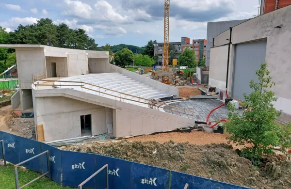 Zunanji avditorij SNG Nova Gorica naj bi skupaj z opremo stal 8,5 
milijona evrov.