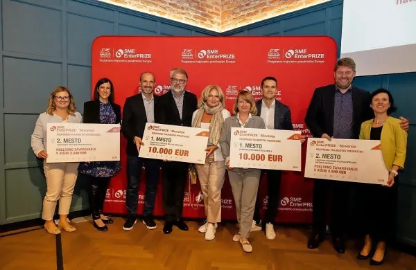 Na letošnjem natečaju Skupine Generali, poimenovan SME EnterPRIZE in s katerim spodbujajo in nagrajujejo trajnostne poslovne odločitve in prakse malih in srednje velikih podjetij, je prvo 
mesto v kategoriji Pozitiven vpliv na okolje pripadlo kleti Vinakoper.