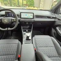Notranjost manjšega MG 3 je na prvi pogled prijetna in ergonomsko dobro zasnovana.

