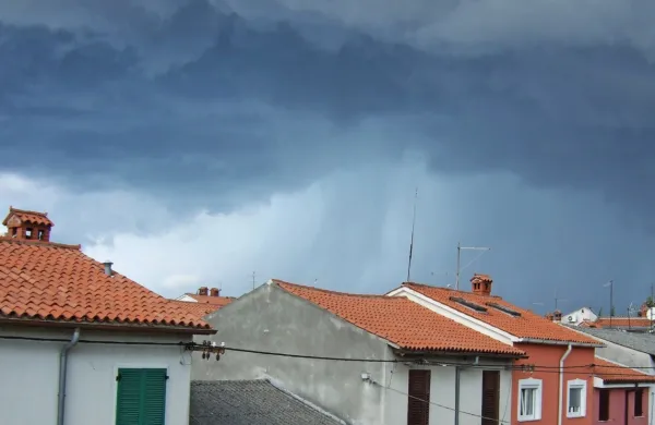 V Novi Gorici je poplavljalo kleti