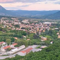 Ajdov&scaron;čina: Uporaba občinskih nepremičnin po domače, napake pri razpisih ...
