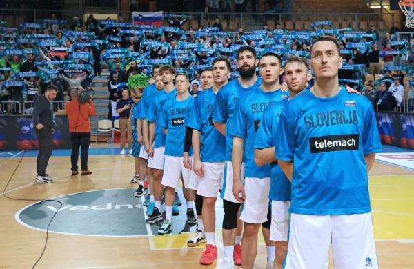 Slovenska reprezentanca je z eno nogo že na prihodnjem eurobasketu