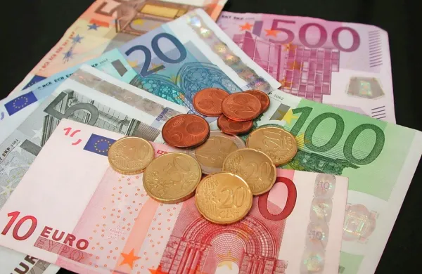 Znižanje plačila za poslovno uspešnost zaradi odsotnosti z dela 
zaradi bolezni ni  utemeljeno, je odločilo vrhovno sodišče. 