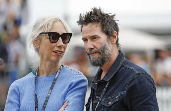 Keanu Reeves s partnerko Alexandro Grant na eni izmed dirk.
