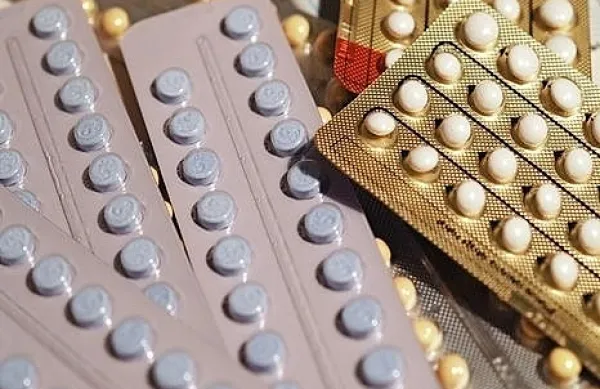 V teh dneh odmeva primer farmacevtke, ki je v Lendavi zaradi 
ugovora vesti zavrnila izdajo kontracepcijskih tablet. 