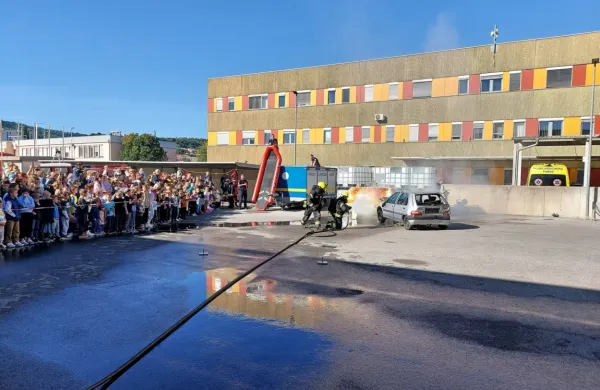 Koprski gasilci odprli vrata