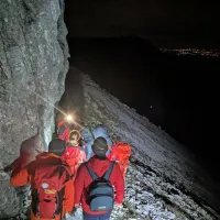 Tuja planinca  sta  slabo  načrtovala pot,    poleg  tega  v  nahrbtnikih  
nista  imela  svetilk. 